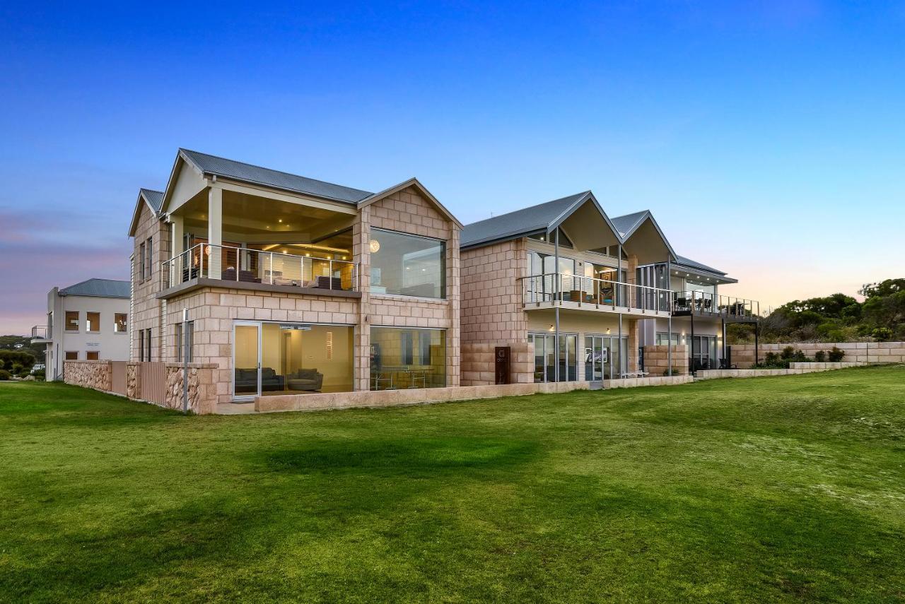 Aloha Waterfront Properties Robe Esterno foto