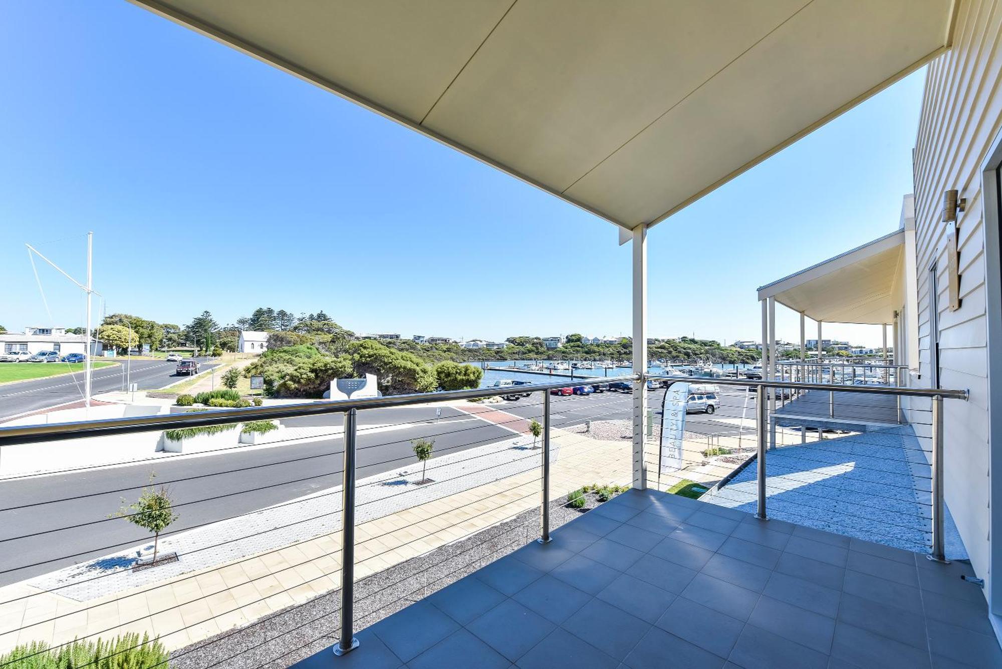 Aloha Waterfront Properties Robe Esterno foto
