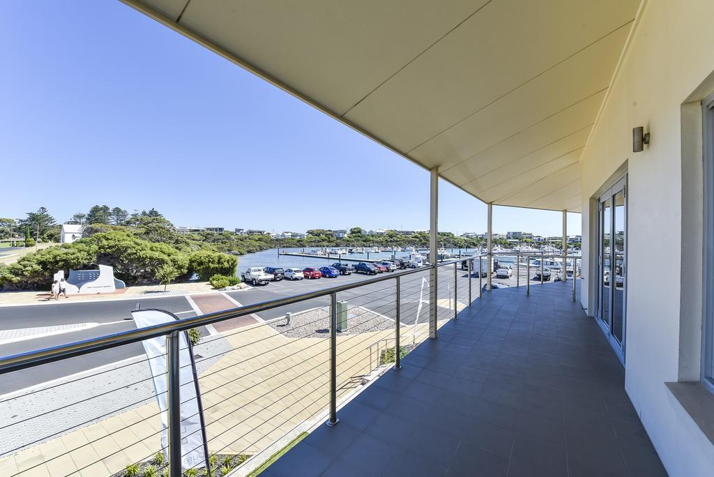 Aloha Waterfront Properties Robe Esterno foto