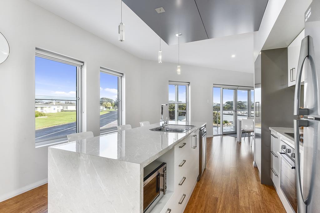 Aloha Waterfront Properties Robe Esterno foto