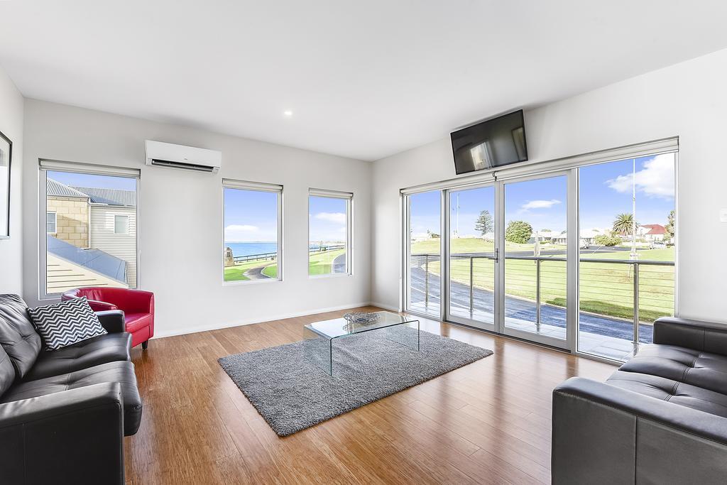 Aloha Waterfront Properties Robe Esterno foto