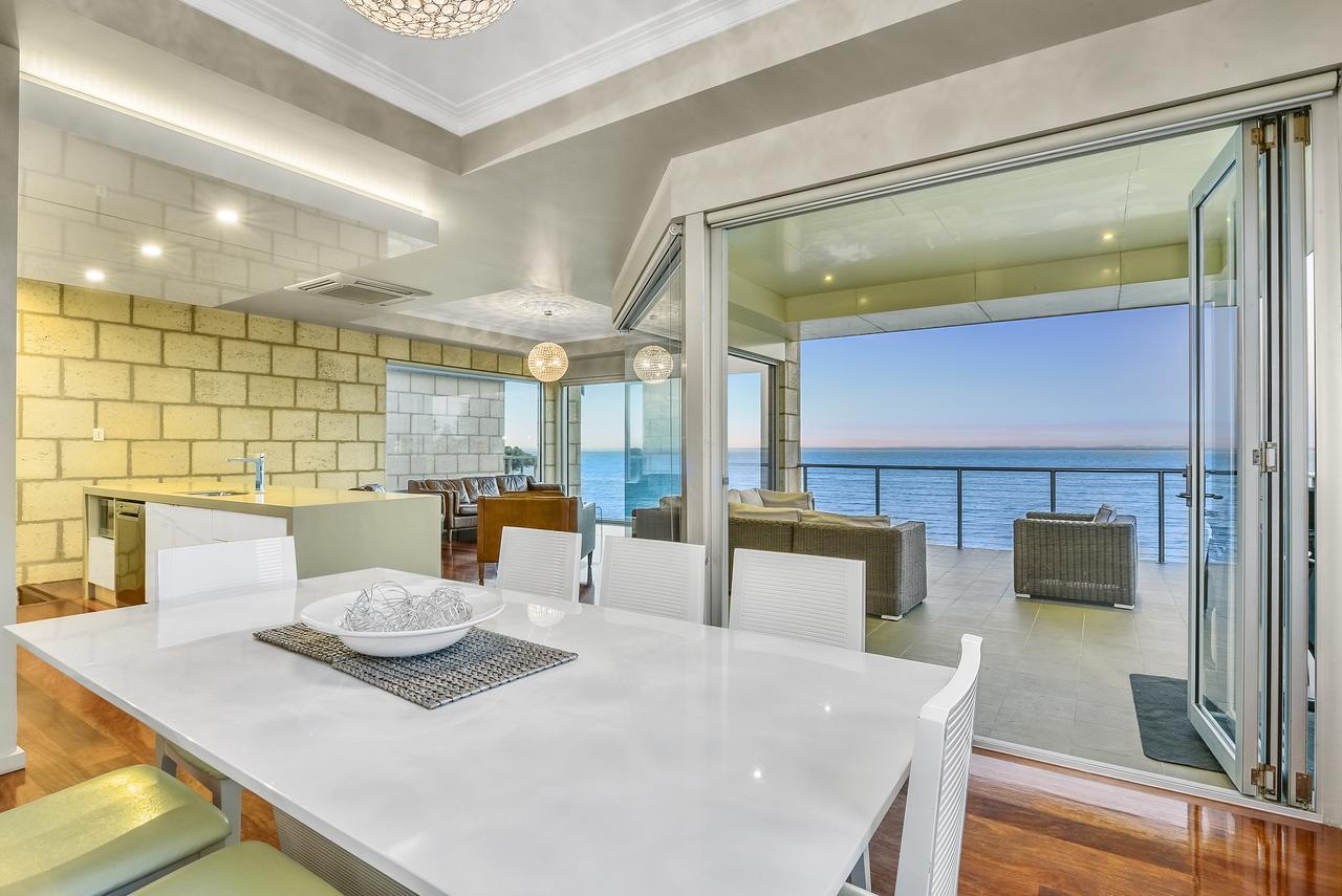 Aloha Waterfront Properties Robe Esterno foto