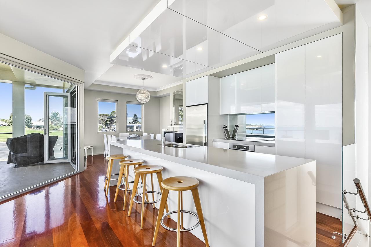 Aloha Waterfront Properties Robe Esterno foto