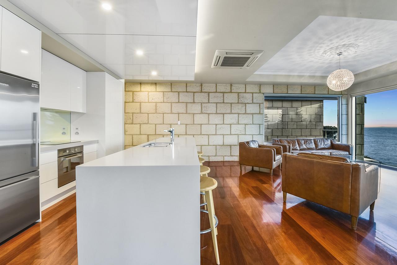 Aloha Waterfront Properties Robe Esterno foto