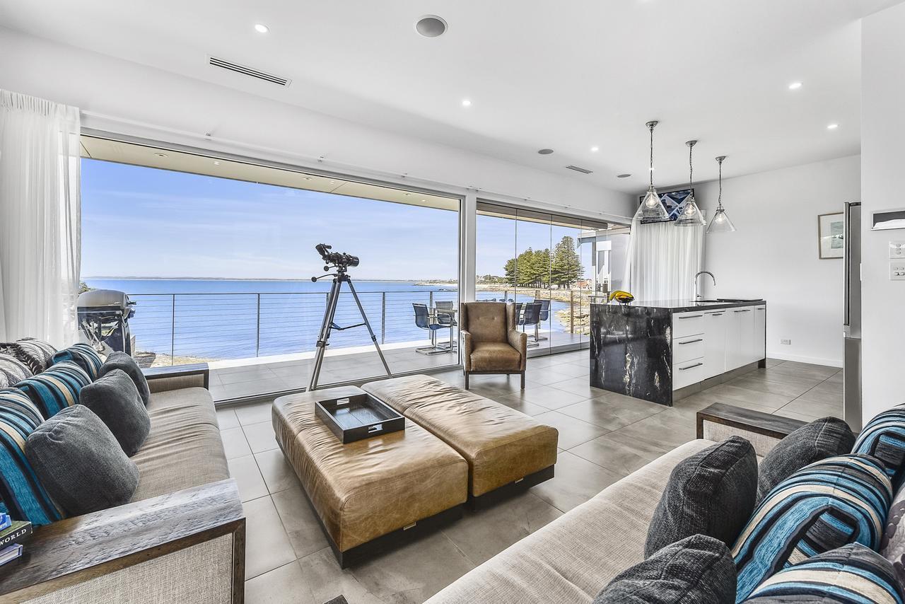 Aloha Waterfront Properties Robe Esterno foto